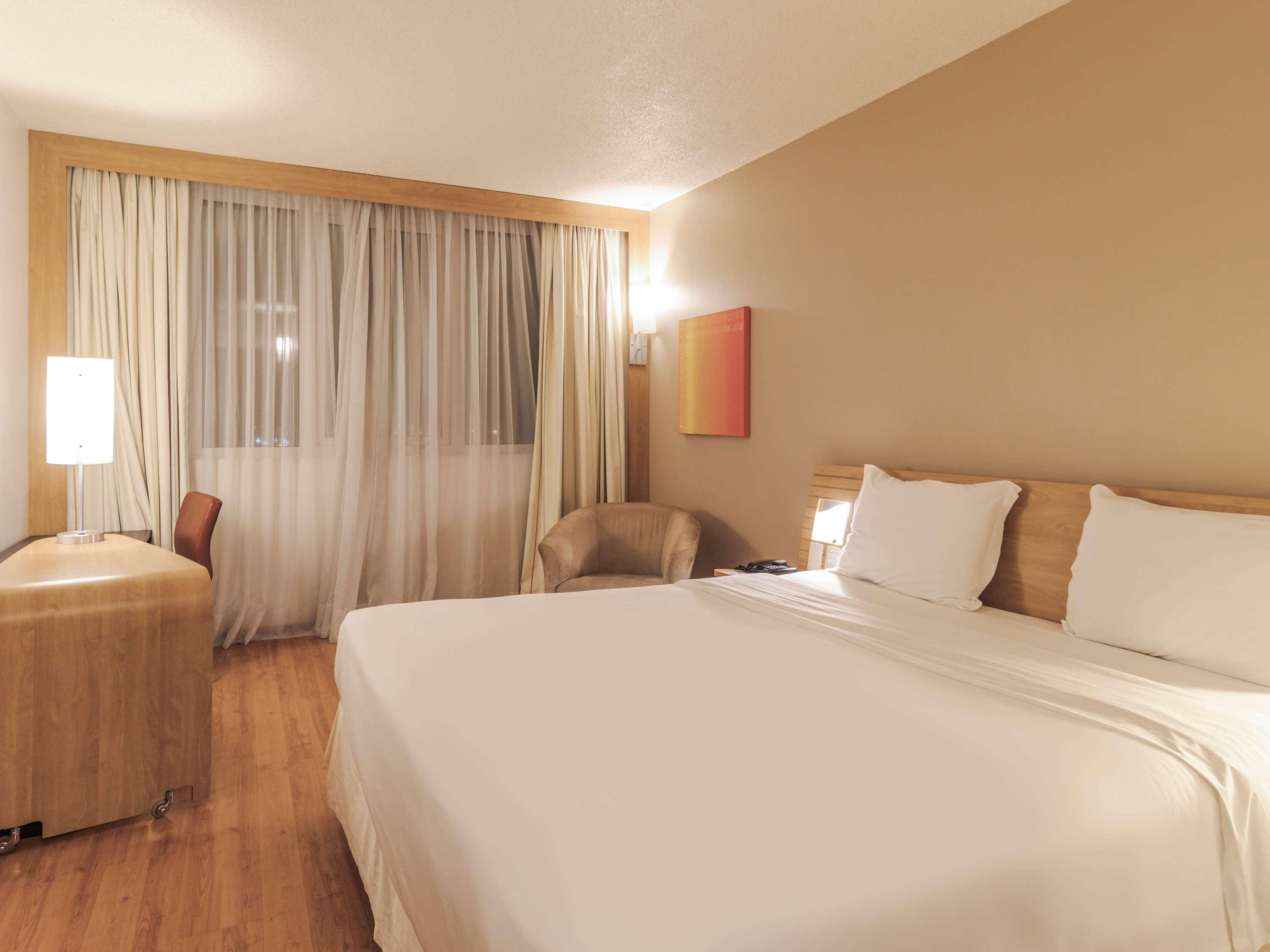 Hotel Novotel Airport 4*