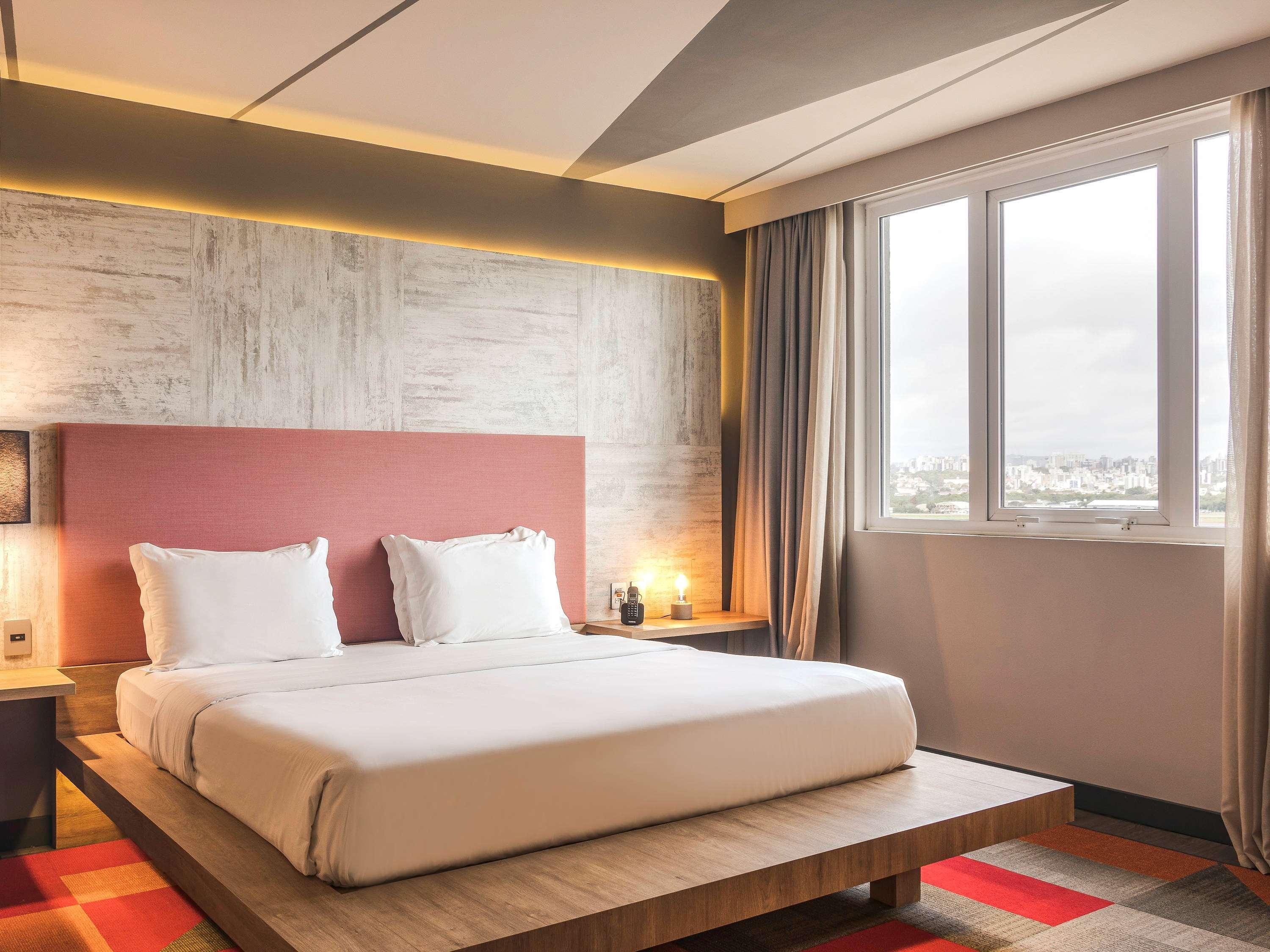 Novotel Airport 4*
